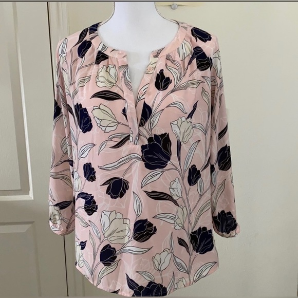 Banana Republic floral blouse - Picture 2 of 8
